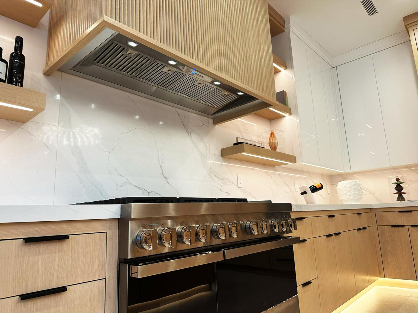 XO APPLIANCE XOIL4222SC 42" CCC 600/395 CFM liner insert hood 22in D in Stainless Steel - XOIL4222SC